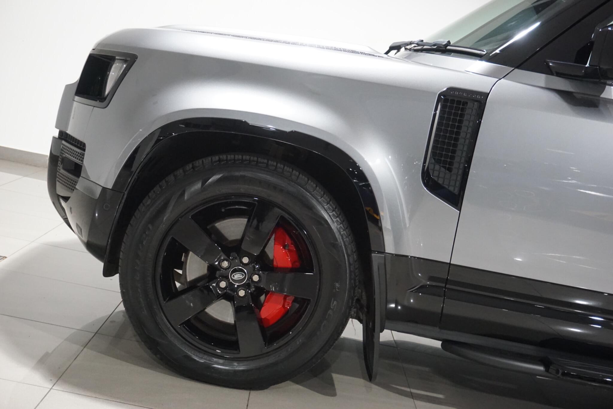 Land Rover Defender 110 3.0 D300 MHEV X-Dynamic SE SUV 5dr Diesel Auto 4WD Euro 6 (s/s) (300 ps)